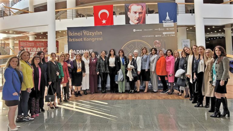 İzmir Kadın ve İktisat Kongresi