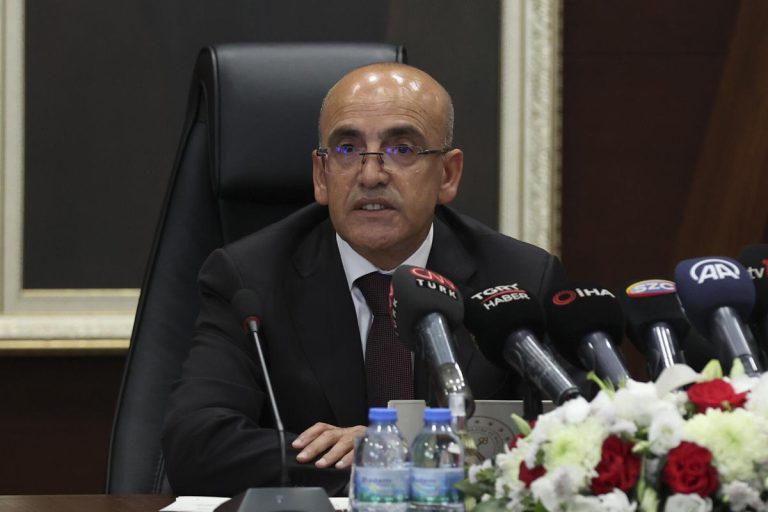 Şimşek: Cari açığın azaltılmasında önemli mesafe katettik