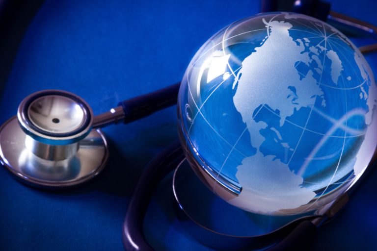 Dünyanın dört bir yanından hastalar İzmir’de şifa buluyor