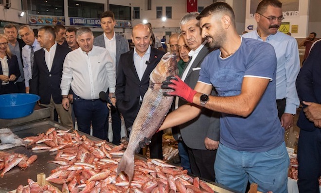 İzmir Balık Hali’nde sezon başladı
