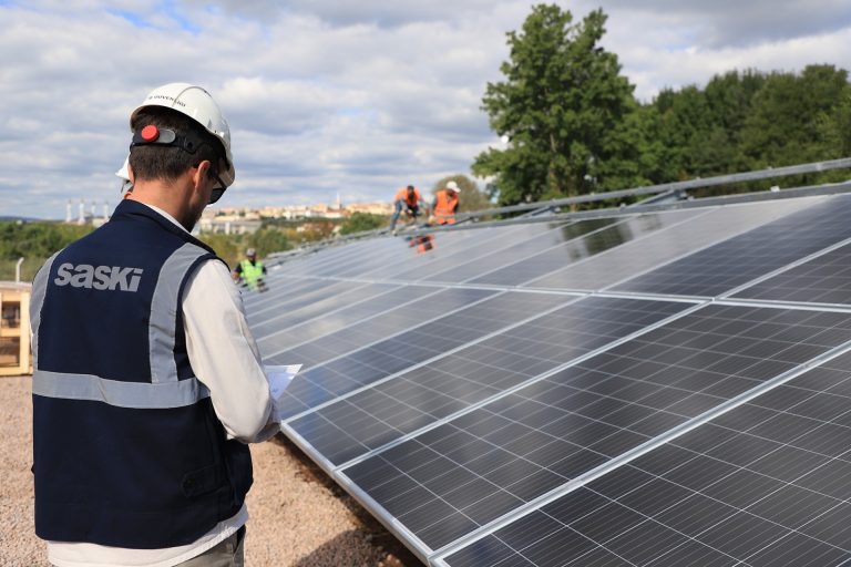 Sakarya’da 60 milyon liralık yatırımla hayata geçirilen GES enerji üretimine başladı