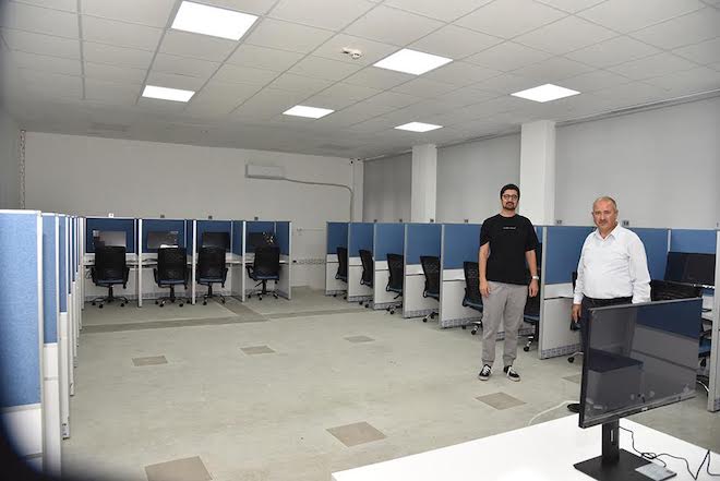 Karşıyaka’da E-Sınav merkezi açıldı