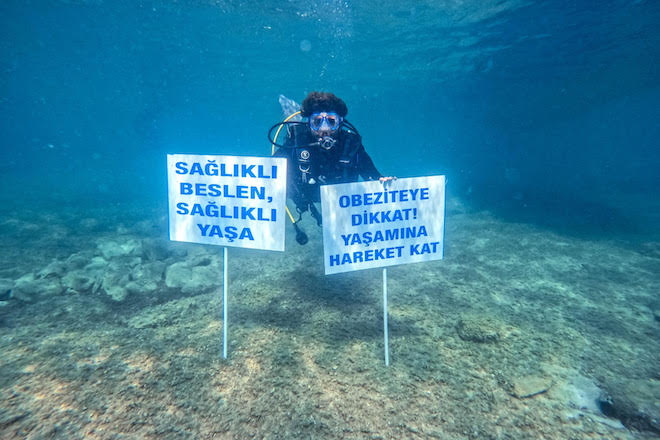 İzmir’de Halk Sağlığı Haftası sualtında kutlandı