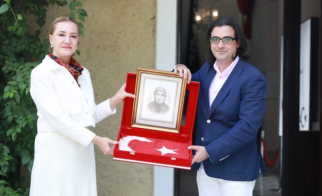 DEÜ’ye anlamlı emanet: Asırlık Türk bayrağı ziyaretçilerini bekliyor