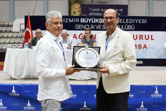 izmir büyükşehir belediyesi gençlik ve spor kulübü