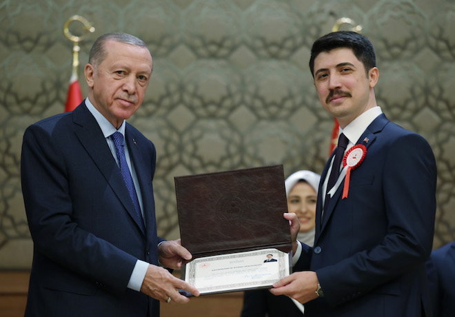 “Ne kaçak göçmene müsaade ederiz ne de fitne tacirlerine izin veririz”