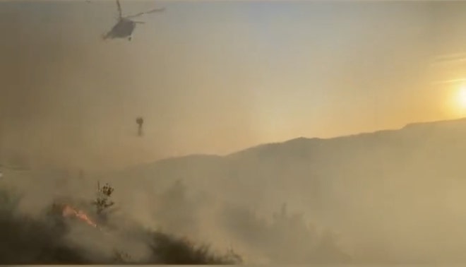 İzmir’de yangın söndürme helikopteri düştü
