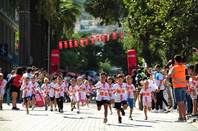 Uluslarası Manisa Yarı Maratonu sona erdi