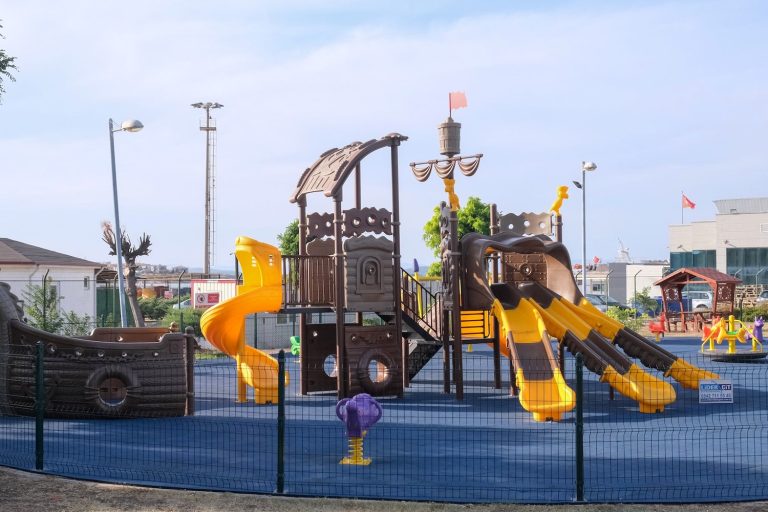 ayvalık belediyesi yeni parkları