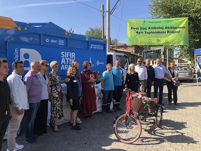 Çiftçinin topladığı atık karşılığında bedelsiz gübre veriliyor