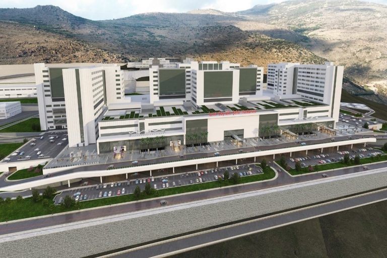 Bayraklı Şehir Hastanesi’nin açılışı yine ertelendi
