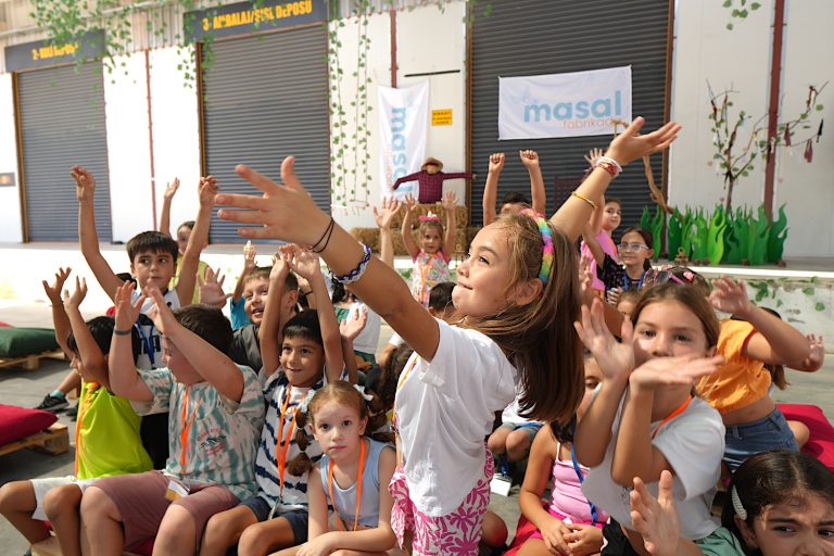 Fabrikada Masal Şenliği’ne rekor katılım