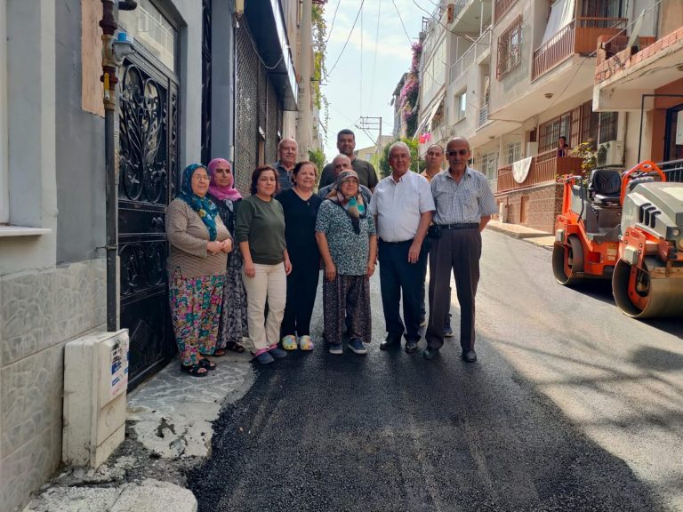 Karabağlar’da asfaltlama çalışmaları devam ediyor