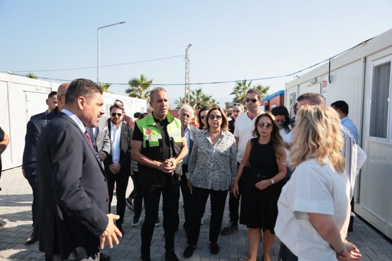 Deprem bölgesi için örnek dayanışma