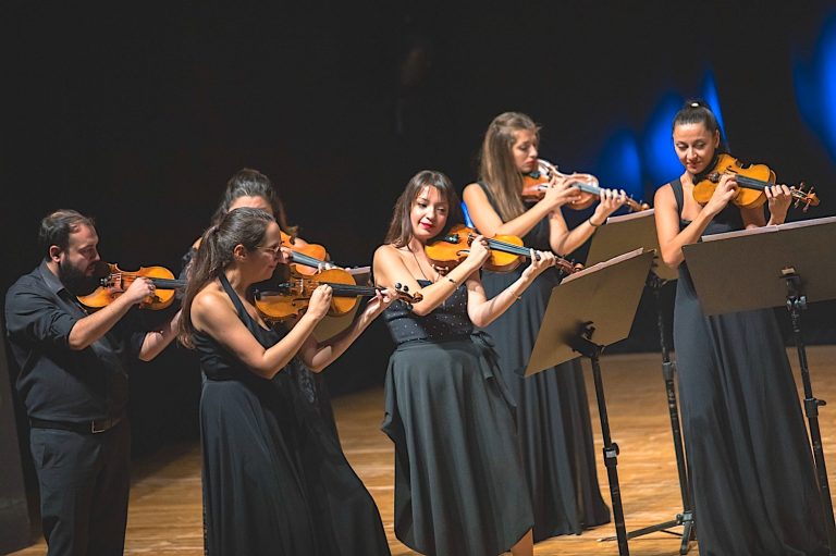 Karşıyaka Oda Orkestrası yeni sezonu alkışlarla açtı