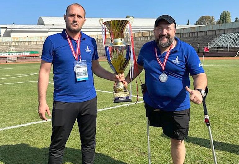 İzmir’in ampute futbol takımı Türkiye ikincisi