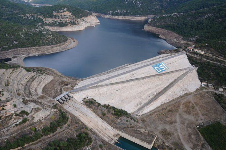 İzmir’de barajlar susuzluk alarmı veriyor 