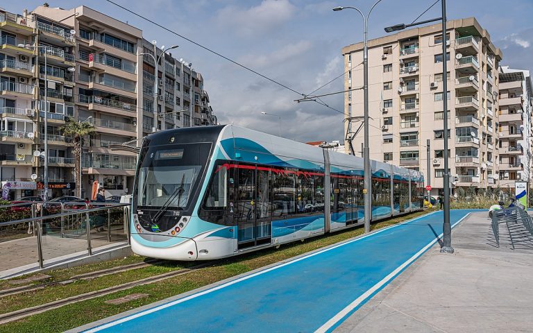 İzmir’de metro ve tramvay seferlerine seçim düzenlemesi