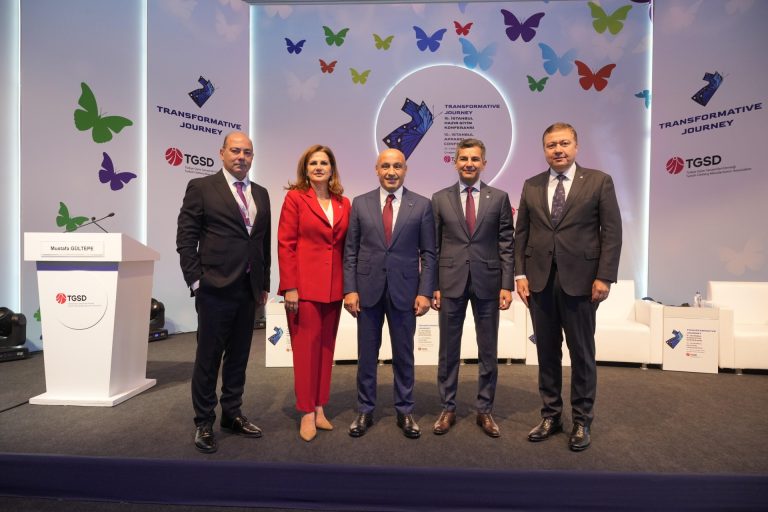 İstanbul Hazır Giyim Konferansı ‘Dönüştürücü Yolculuk’ temasıyla başladı