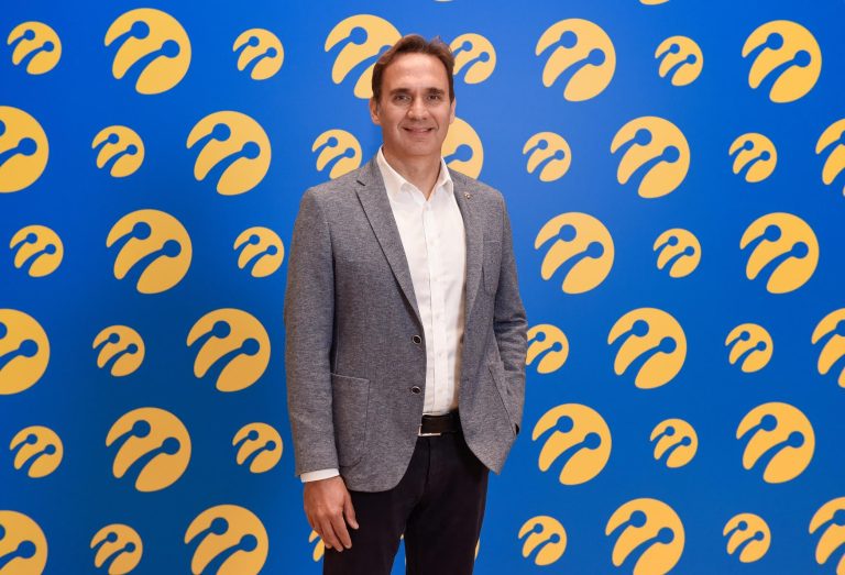 Turkcell, 32 ton tekno atıkla yüzlerce çocuğun eğitimine destek verdi