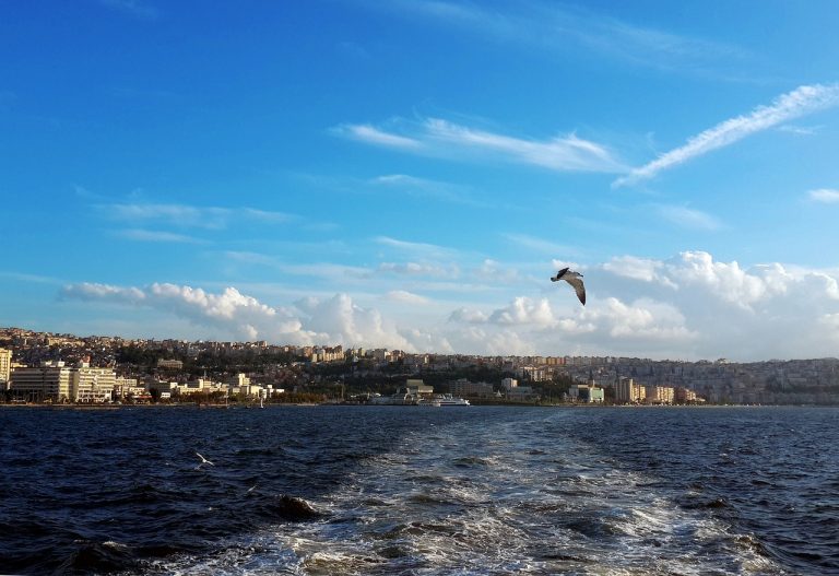 İzmir’de güneş etkisini sürdürmeye devam ediyor