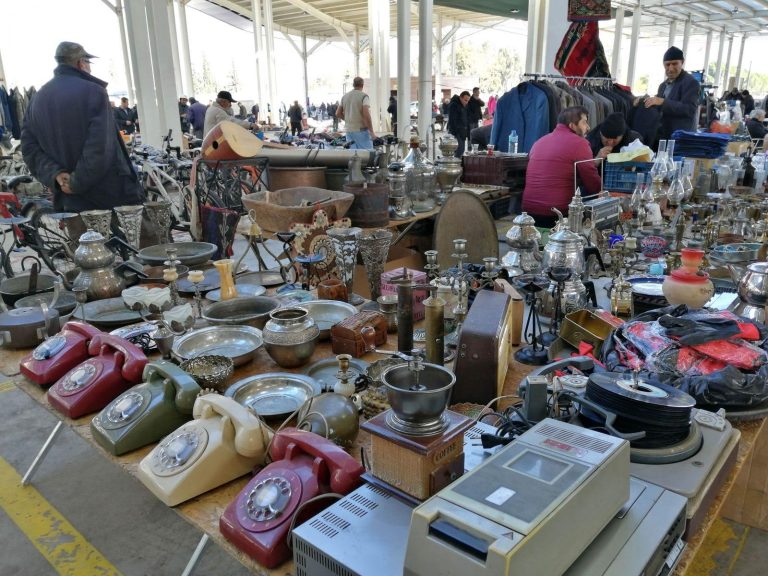 İzmir’in Antika Pazarı Halkapınar’da açıldı