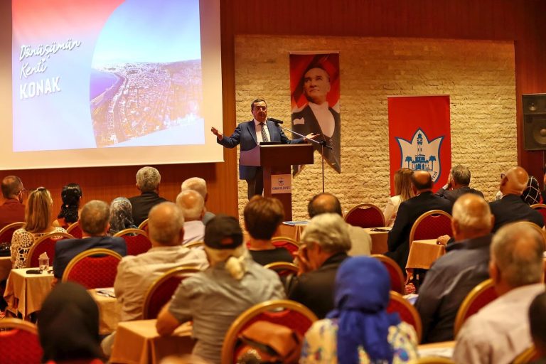Batur’dan Muhtarlar Günü’nde ‘Birlikte Konak’ vurgusu
