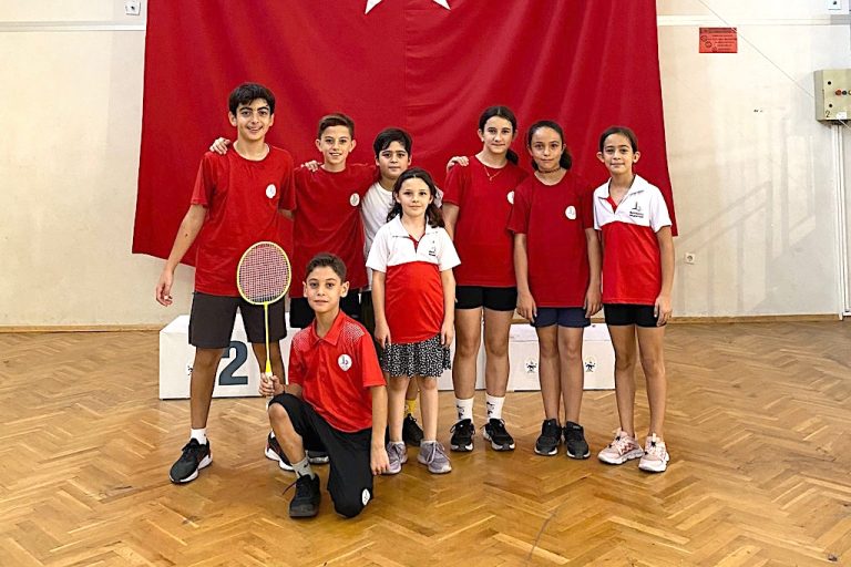 Badminton’da Bayraklı farkı