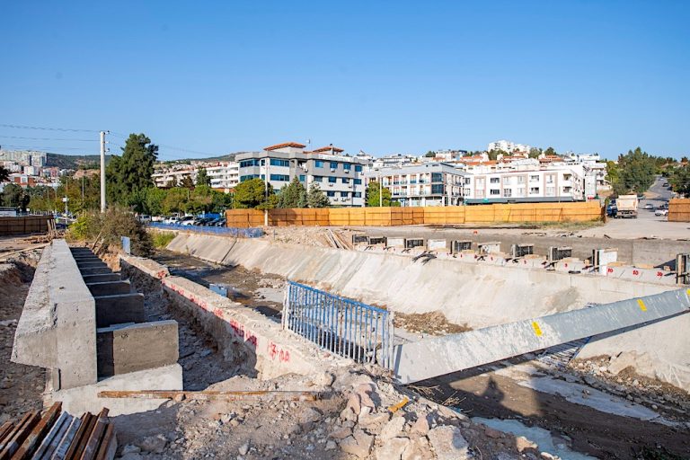 Çiğli trafiğini rahatlatacak köprüde sona doğru