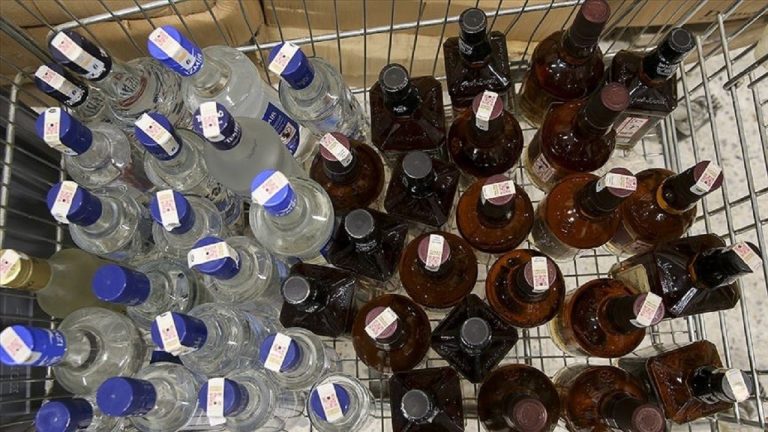 Alkollü içki grubuna bir zam daha 