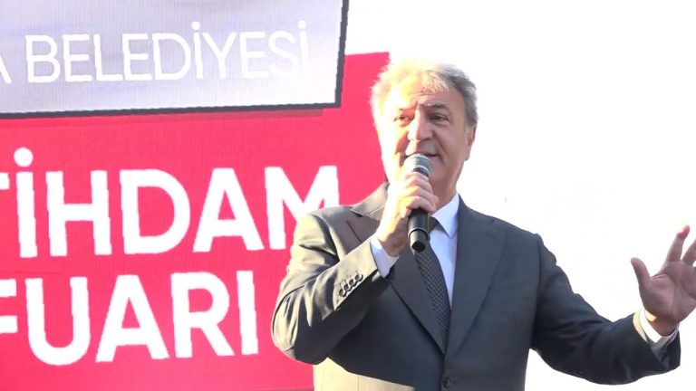 Bornova Belediyesi İstihdam Fuarı açıldı