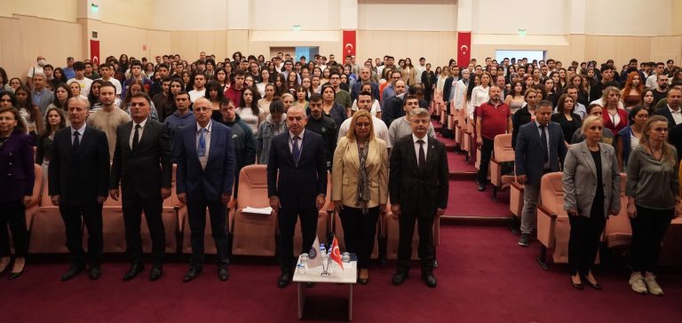 eü'de cumhuriyetin kazanımları sunuldu