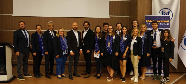 Yeni Yüzyılın Umut Liderleri’ne Rotary’den destek 