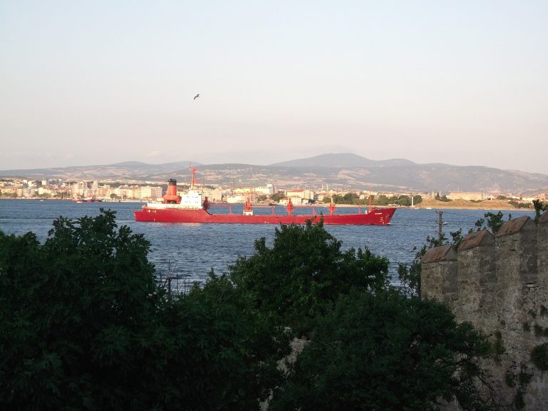 Çanakkale Boğazı gemi trafiğine kapatıldı