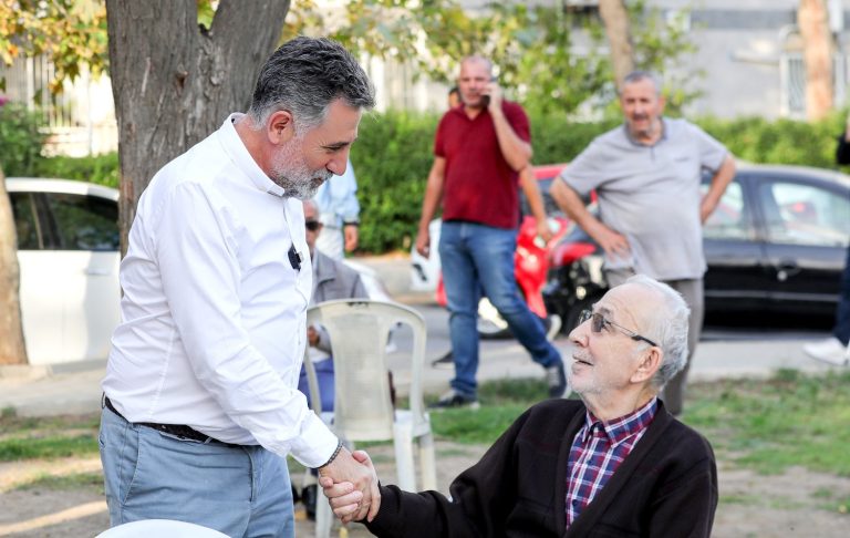 bayraklı belediye başkanı sandal