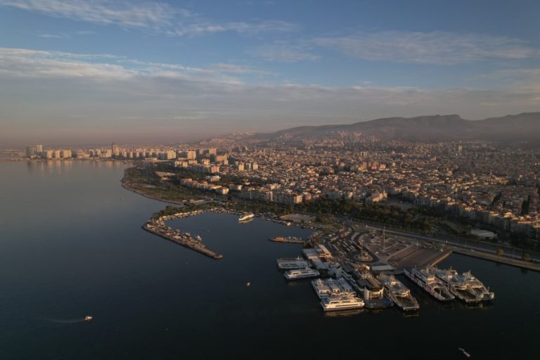 İZSU’dan Körfez’deki kırmızı renk açıklaması