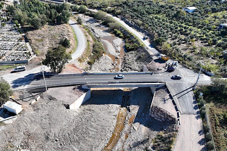 Nif Çayı Köprüsü yenilenerek trafiğe açıldı