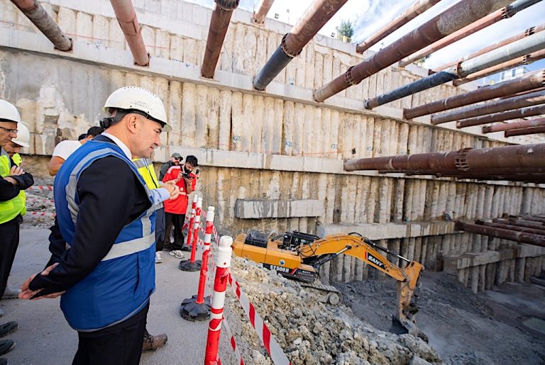 “Buca Metrosu’nu tarihinden önce bitireceğiz”