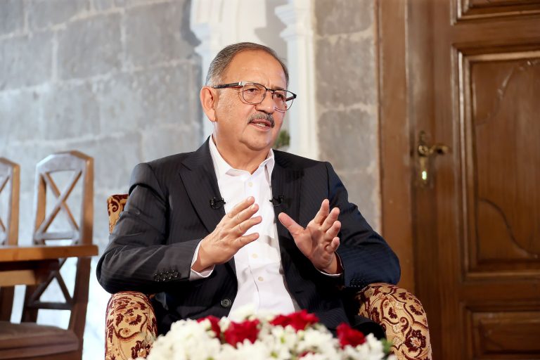 Bakan Özhaseki