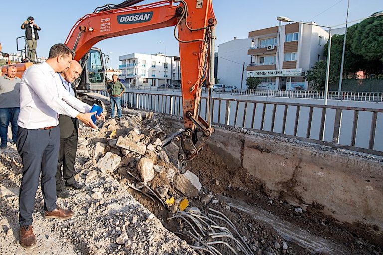 İzmir’in 66 taşıt ve yaya köprüsü yenilendi