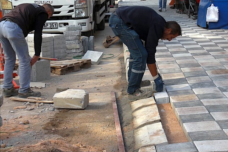 Isparta Belediye Başkanlığı kaldırım işleri yaptıracak