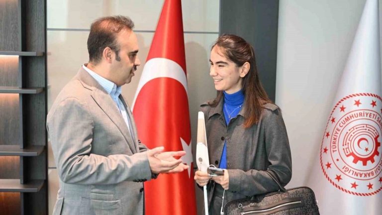 zülal tannur ve bakan kacır