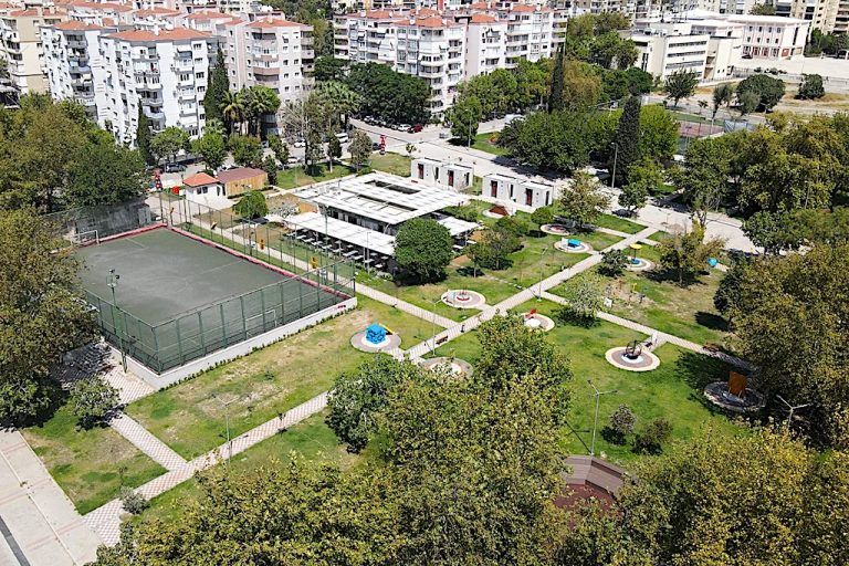 İzmir’in en güzel parkları Bayraklı’da