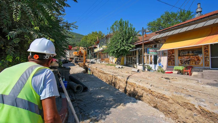 Menderes Değirmendere yeni hatlarıyla güçlü altyapıya kavuştu