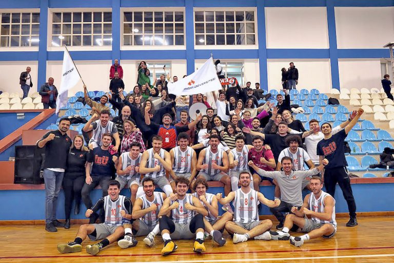 Basketbolda şampiyon ‘İzmir Ekonomi’