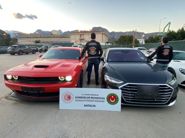 Gümrük Muhafaza ekipleri 187 milyon TL’lik kaçak lüks araçlara el koydu