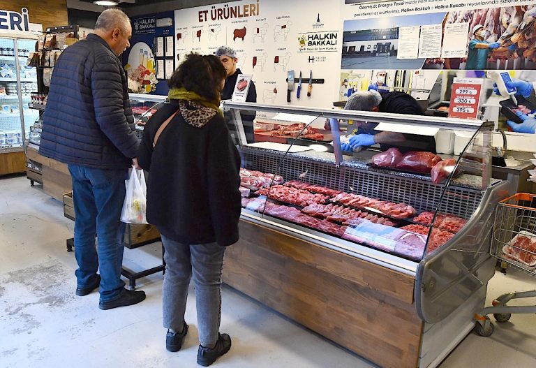 Halkın Kasabı’na İzmirlilerden büyük ilgi