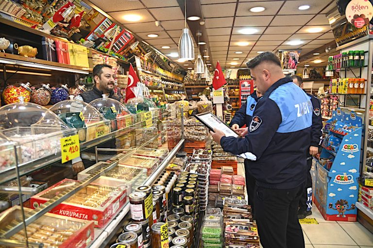 Karabağlar’da yılbaşı denetimleri sürüyor