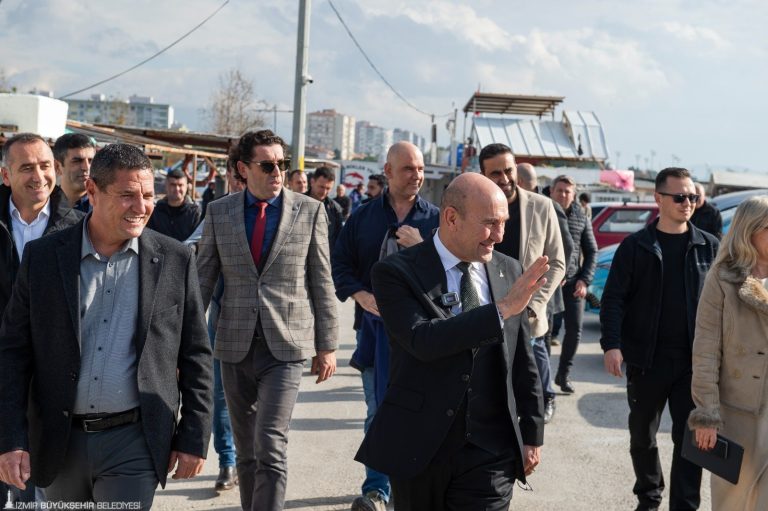 Balıkçılardan Başkan Soyer’e Körfez temizliği teşekkürü