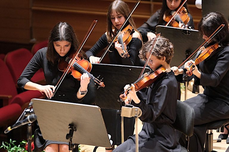 Çocuk Senfoni ve Cengiz Özkan’dan muhteşem konser